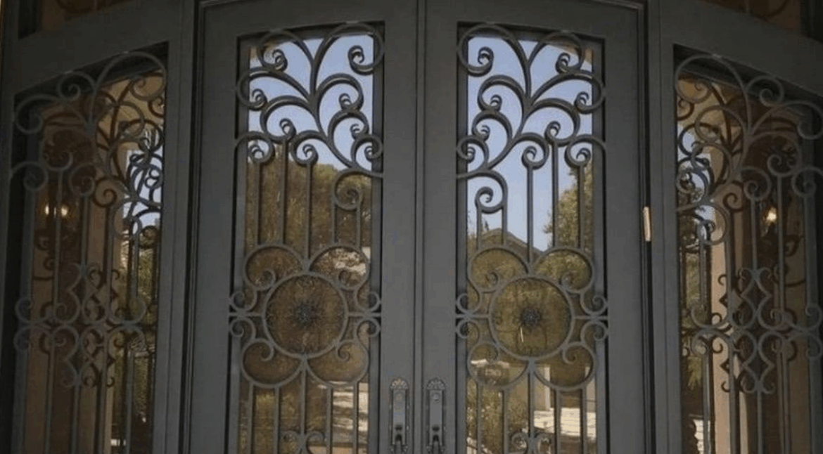 Usi Metalice Exterior