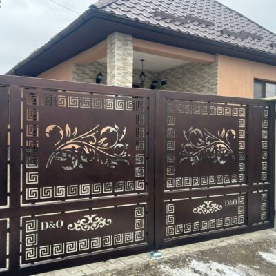 Model poarta din tabla